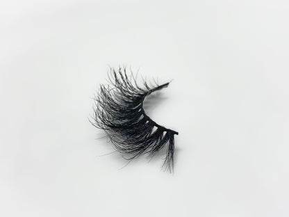 “It’s giving” strip lash - Jasmine Nakea